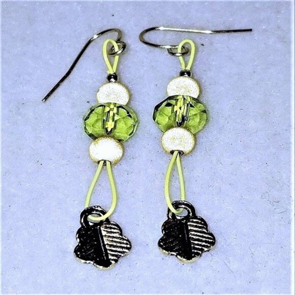 Golden Leaf Earrings - Picture 1 of 1